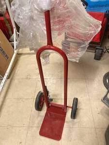 lot 3 image: Brand New Propane Tank Cart