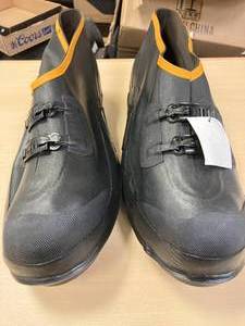 lot 43 image: Brand New Pair of Lacrosse Mens Size 15 Overshoes