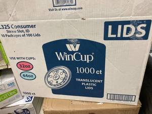 lot 122 image: WinCup case of 1000 ct Translucent Plastic Beverage Lids