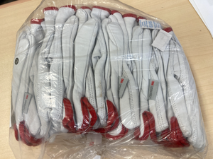lot 44 image: Brand New Package of 1 dozen 100% Leather Size Small Driving Gloves