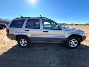 lot 1 image: 2003 JEEP GRAND CHEROKEE LAREDO