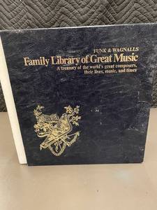 lot 211 image: Funk & Wagnalls Family Library of Great Music - Complete Set of 22 Records