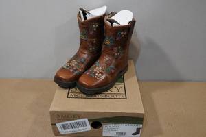 lot 86 image: Smoky Mountain Boots -Toddler Size 9