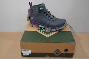 lot 124 image: Muck Boots Womens Apex Mid Lace-Up Boots -Size 9