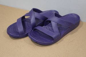 lot 130 image: Nuusole Womens Hailey Rubber Slides -Size 11