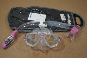 lot 143 image: Cressi Marea Snorkel Set