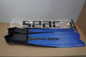 lot 146 image: Seac Sub Shout Fins -Size 11-12