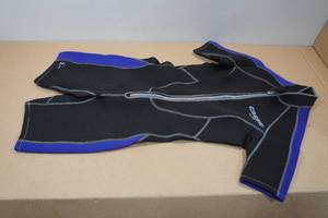 lot 148 image: Cressi Lido Womens 2mm Wetsuit -XS1, Purple