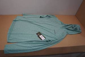 lot 162 image: Blackfish Coolcharge Swift Sun Hoodie -Medium