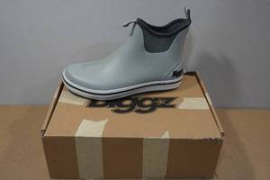 lot 201 image: Bigzz Gray Rubber Fishing Boot -Size 9