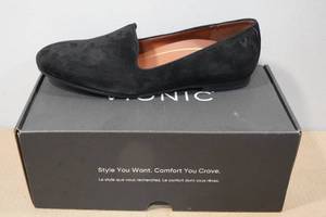 lot 207 image: Vionic Womens Willa Slip-On Flats -Size 8.5