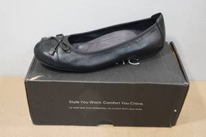 lot 213 image: Vionic Womens Minna Flats - Size 8.5