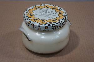lot 71 image: Tyler Candle Co 22oz Diva Candle