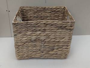 lot 103 image: Woven Water Hyacinth Milk Crate - Brightroom