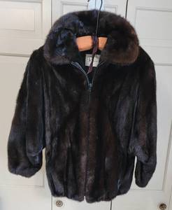 lot 138 image: Elegant Mahogany Mink Fur Bomber Jacket