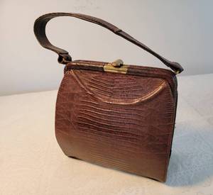 lot 127 image: Vintage Brown Reptile Skin Handbag Purse