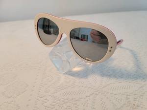 lot 130 image: Retro 70s Style Eyes France White Ski Sunglasses  1 Pair
