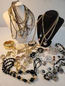 lot 119 image: Elegant Goldtone  Black  Silver Fashion Jewelry Collection