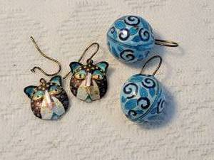 lot 112 image: Silver Enamel Cat and Dome Earrings