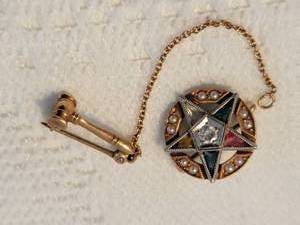 lot 109 image: Yellow Gold Order of the Eastern Star set with Diamonds and Gemstones