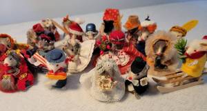 lot 182 image: Vintage W. German Real Fur Animal Mice Collection