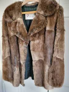 lot 139 image: Vintage Muskrat Fur Jacket