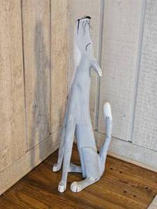 lot 20 image: Sante Fe Folk Art Carved Howling Coyote signed Jorge Rodriguez