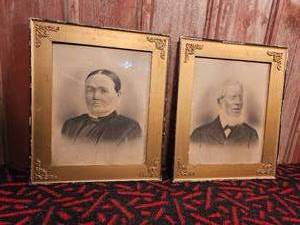lot 308 image: Pair of Tintype Portrait Photographs in Antique Gilt Tone Frames