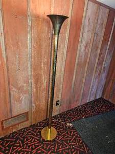 lot 29 image: MCM Brass Trumpet Torchiere Floor Lamp