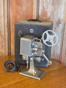 lot 321 image: Kodascope Eight-90A Projector