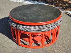 lot 16 image: Clark Furniture Retro Rattan Hassock Coffee Table