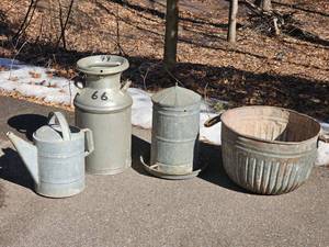 lot 82 image: Bundle of Galvanized Farm Cans