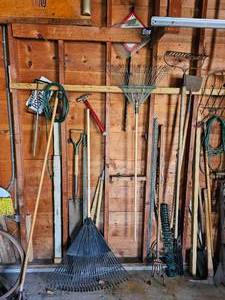 lot 350 image: Prep for Spring Yard Tool Bundle