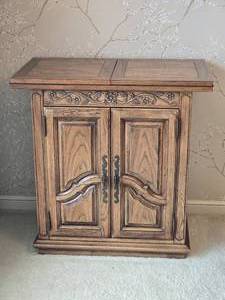 lot 60 image: Vintage Country French Buffet Server