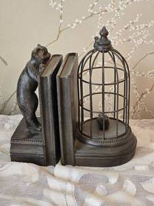 lot 261 image: Adorable Curious Kitten & Birdcage Bookend Set