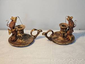 lot 253 image: Adorable Sculpted Mouse Candle Holder