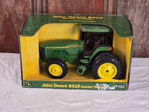 lot 241 image: ERTL Die Cast Tractor - John Deere 8410 Tractor - 116 - Original Packaging