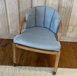 lot 77B image: Charming Vintage Rolling Caster Accent Chair - B
