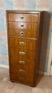 lot 92 image: Mid-Century Modern Vintage Drexel Lingerie Chest
