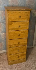 lot 95 image: Vintage Blonde 6-Drawer Lingerie Chest