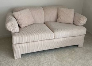 lot 193 image: Century Furniture Palest Pink Upholstered Loveseat - A