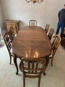 lot 197 image: Gorgeous Vintage Thomasville Dining Set for  8