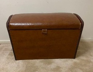 lot 69 image: Vintage Turkish Leather Tacked Ottoman Chest