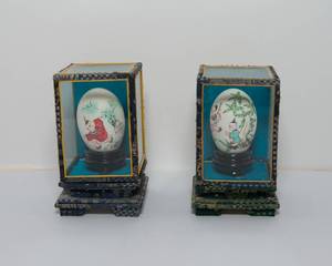 lot 11 image: Vintage Asian Hand-Painted Egg and Display Case - Set of Two