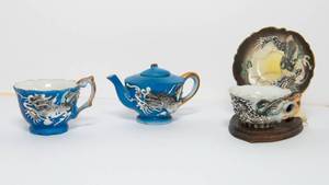 lot 16 image: Japanese Tea Set