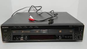 lot 89 image: Sony RCD-W500C 5CD Changer and Compact Disc Player