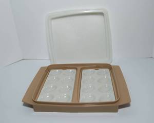 lot 120 image: Vintage Tupperware Tray Deviled Egg Keeper Carrier Container  Beige