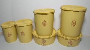 lot 167 image: Vintage Tupperware Yellow Servalier Nesting Canisters  Set of Five with Two Matching Containers with Lids
