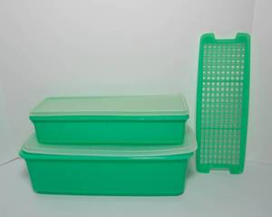 lot 188 image: Vintage Tupperware Jadeite Green Veggie Crisper & Additional Container