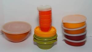 lot 236 image: Classic Vintage Tupperware
